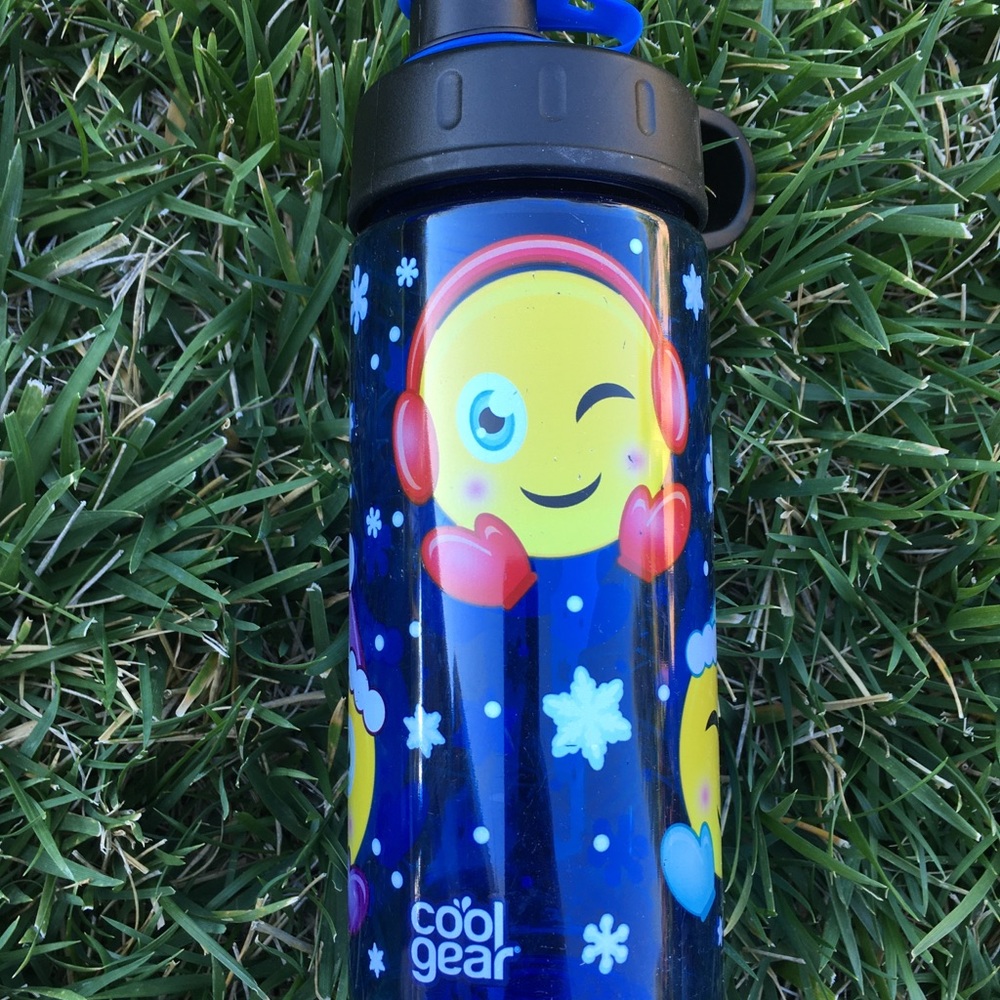 NWT cool gear emoji cute water bottle